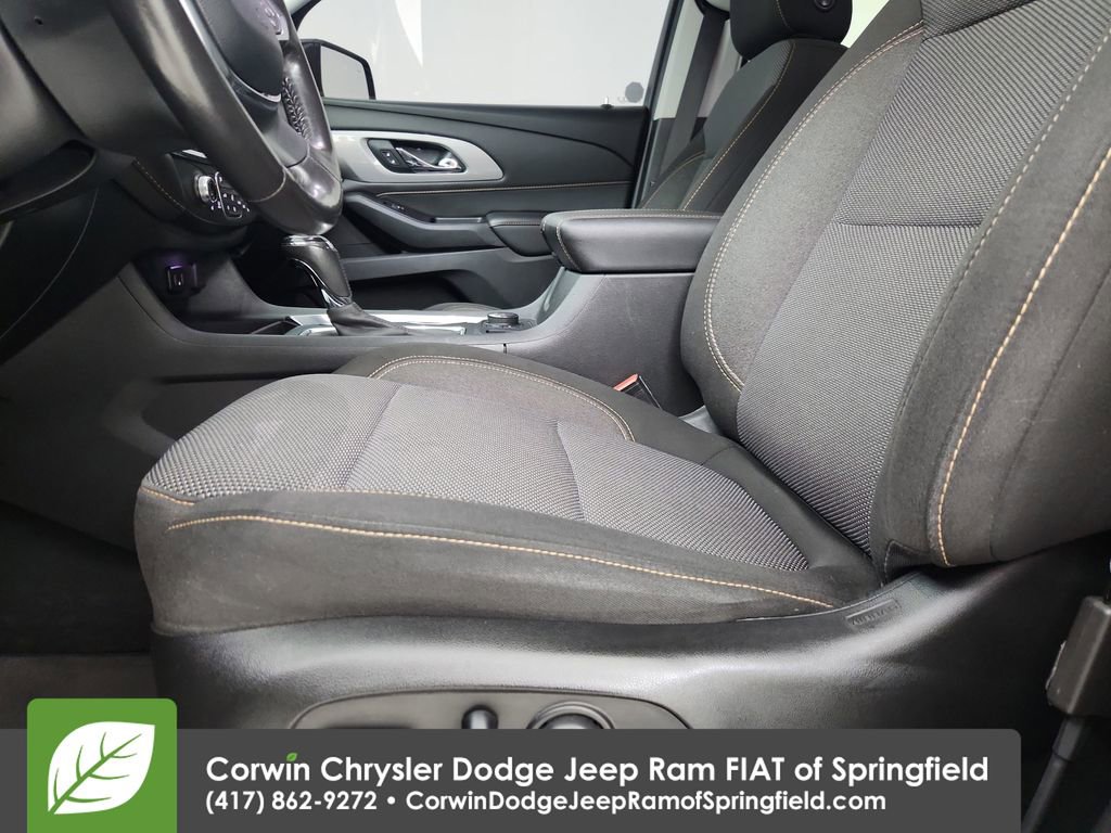 Used 2020 Chevrolet Traverse LT w/ Driver Confidence II Package AWD/4WD image 19