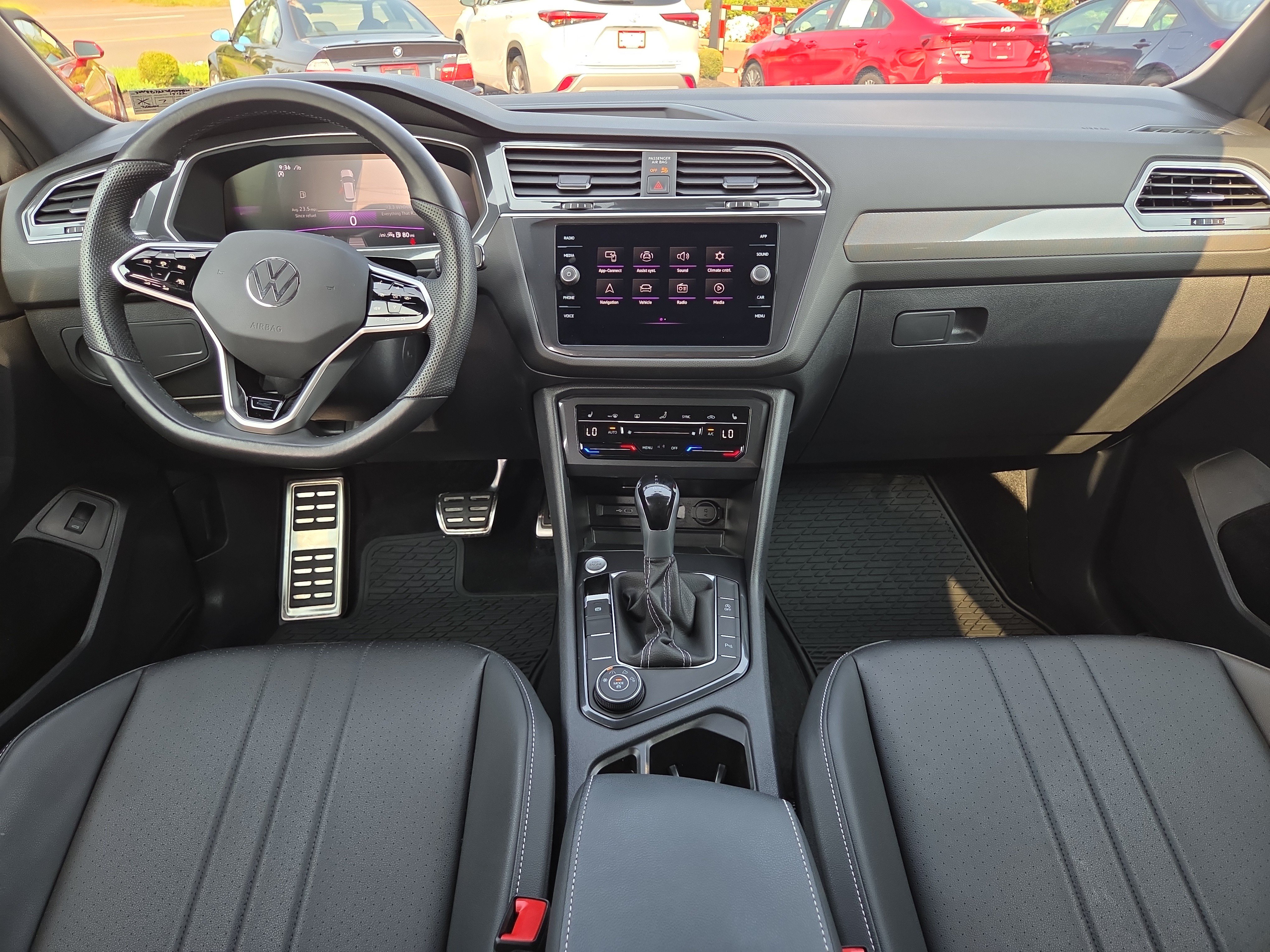 Used 2024 Volkswagen Tiguan SE R-Line AWD/4WD image 19