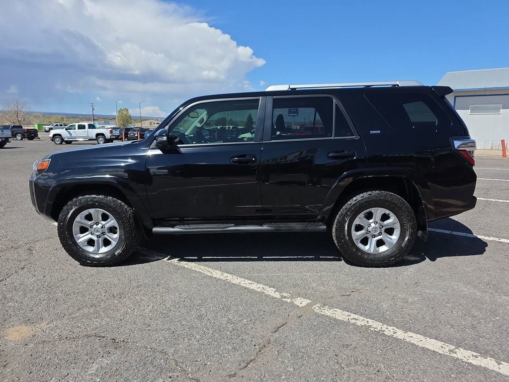 Used 2015 Toyota 4Runner SR5 Premium image 4