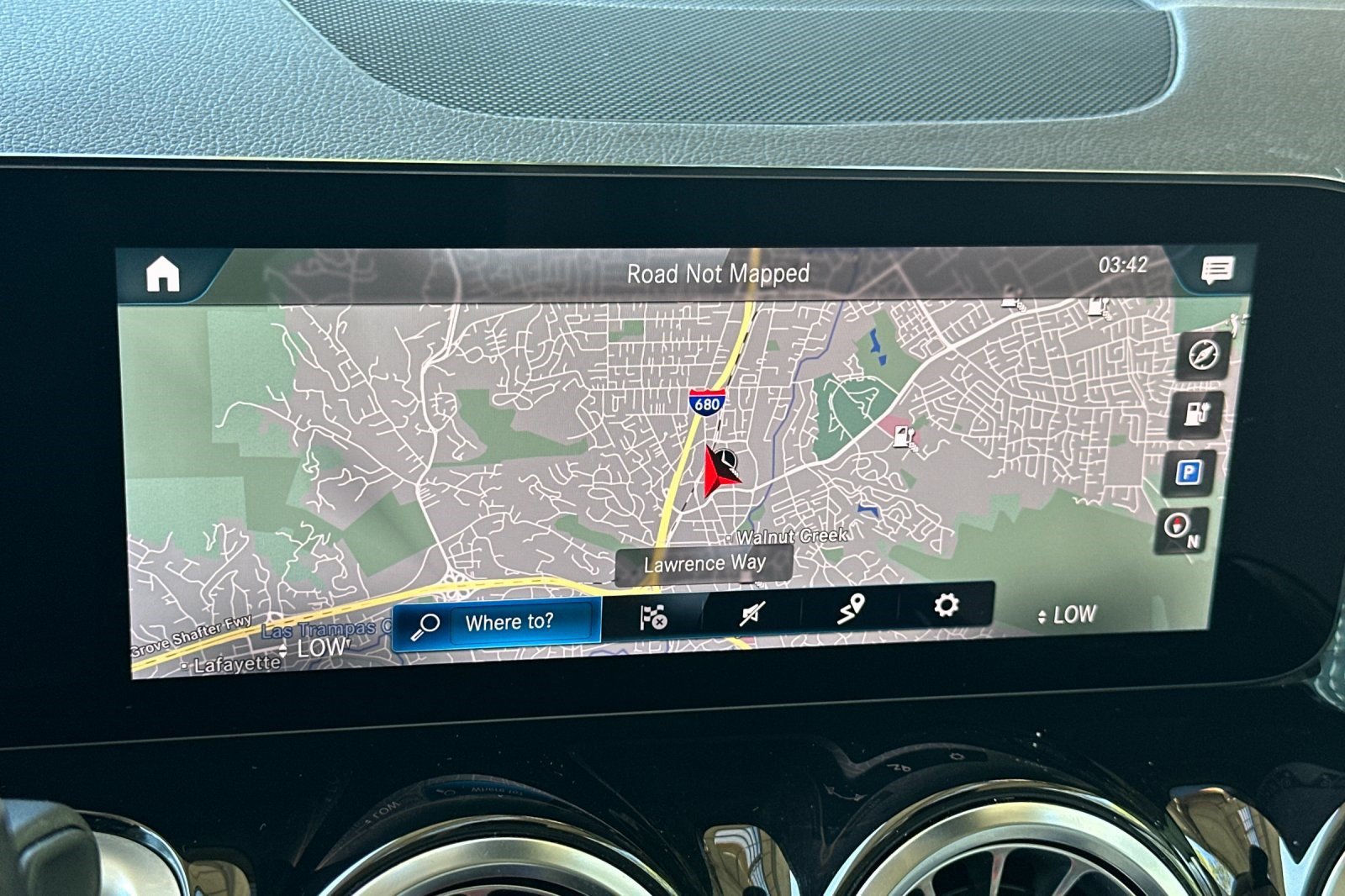 Used 2023 Mercedes-Benz EQB 300 4MATIC image 24