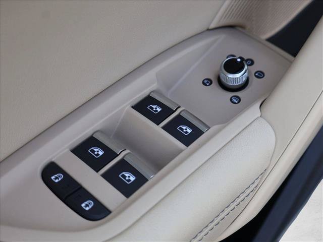 Used 2023 Audi Q5 2.0T Premium Plus w/ Premium Plus Package AWD/4WD image 12