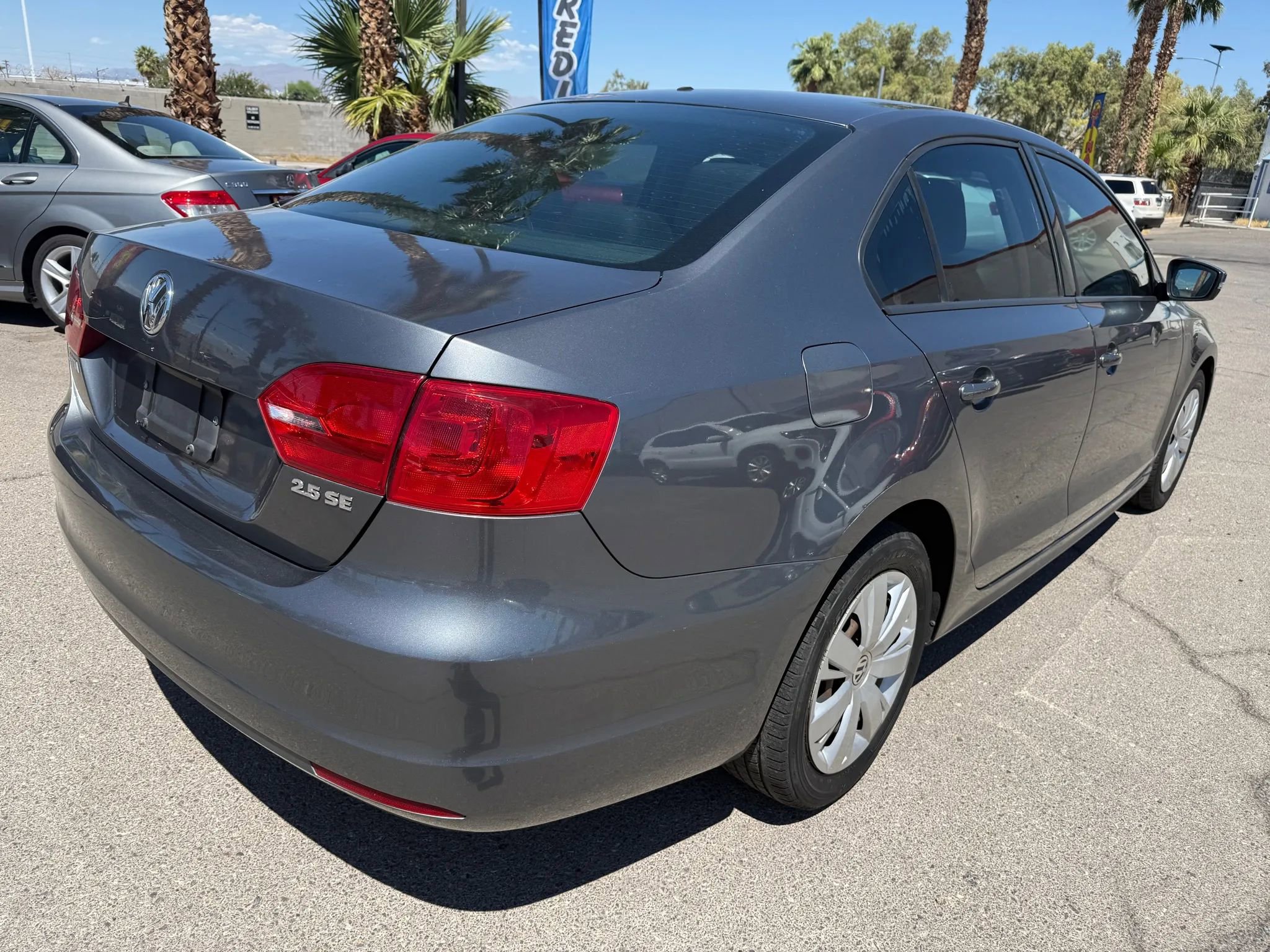 Used 2012 Volkswagen Jetta SE image 2