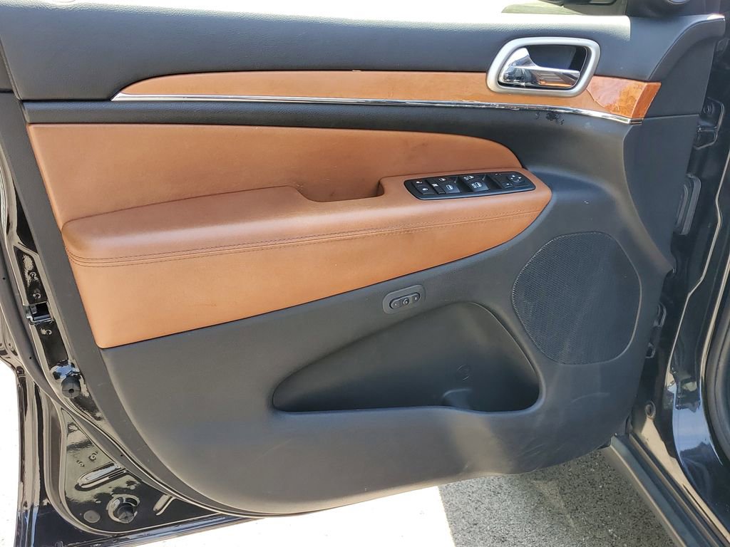 Used 2012 Jeep Grand Cherokee Overland AWD/4WD image 19