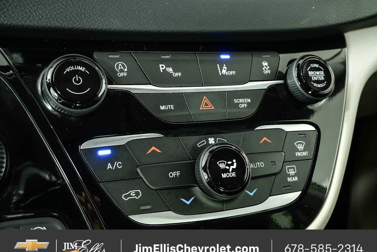 Used 2024 Chrysler Pacifica Touring-L FWD image 15