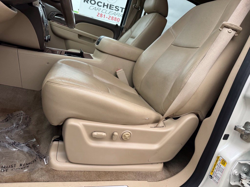 Used 2012 Chevrolet Suburban LTZ AWD/4WD image 6