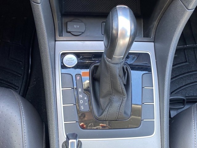 Used 2020 Volkswagen Passat 2.0T R-Line image 19