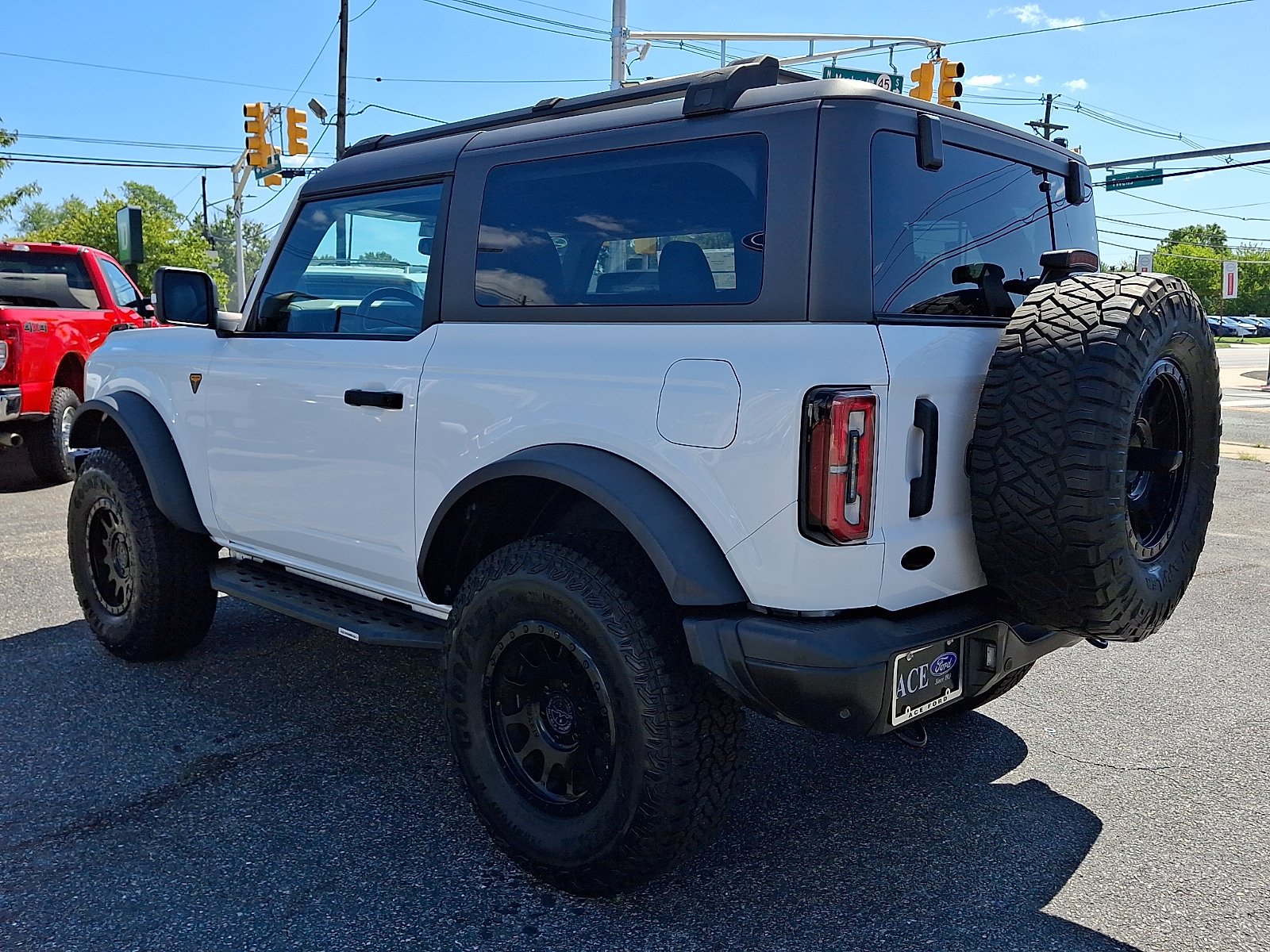 Certified 2022 Ford Bronco Badlands w/ Sasquatch Package AWD/4WD image 4