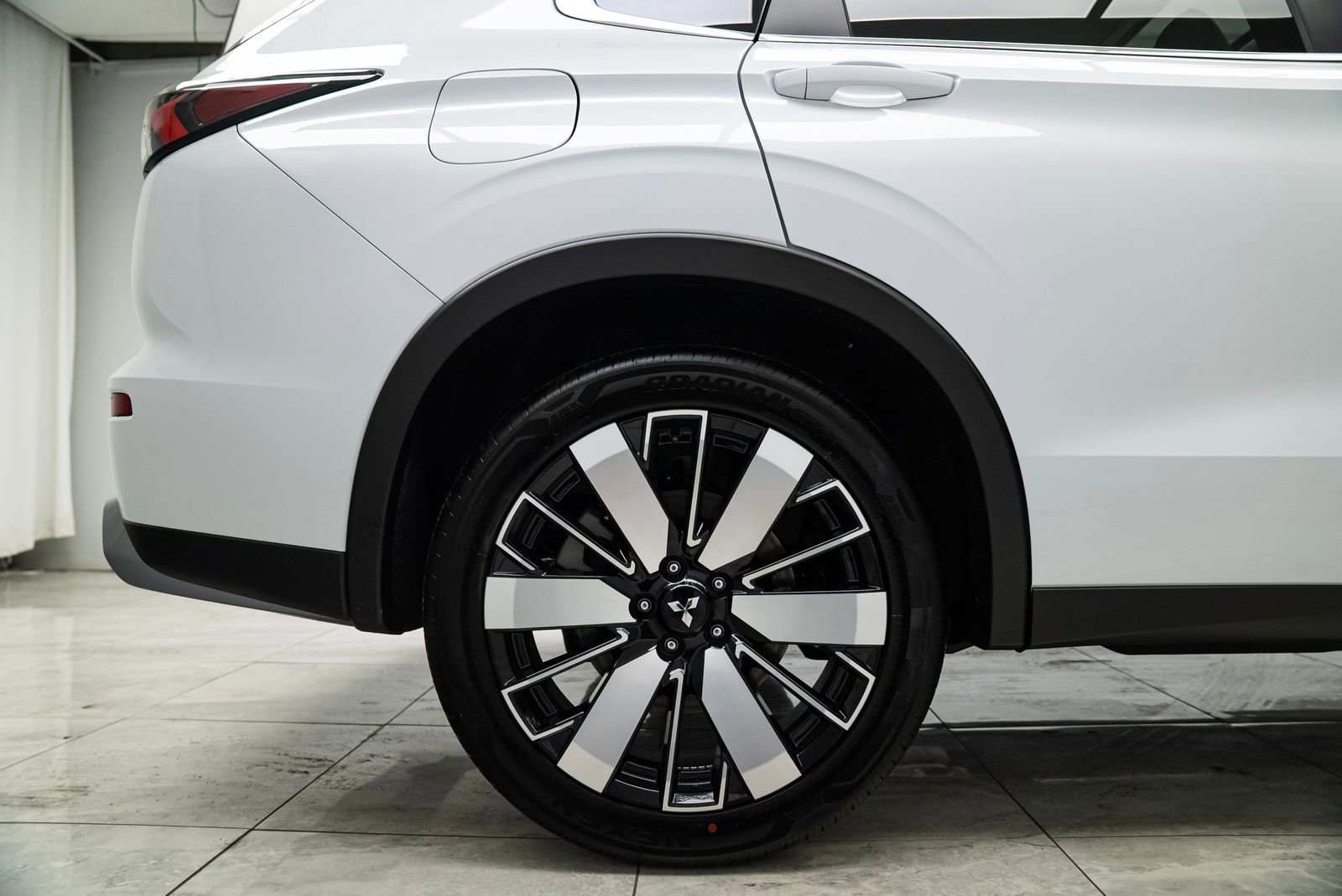 Used 2025 Mitsubishi Outlander SE image 31