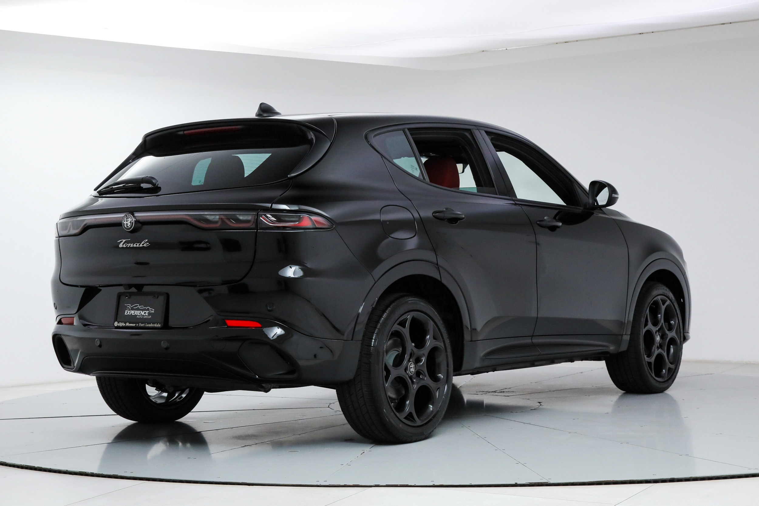 New 2026 Alfa Romeo Tonale Sprint w/ Red Premium Package image 5