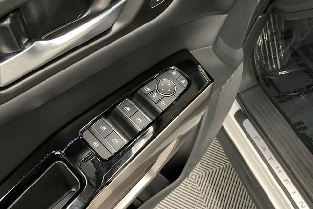 Used 2023 Nissan Pathfinder Platinum image 41