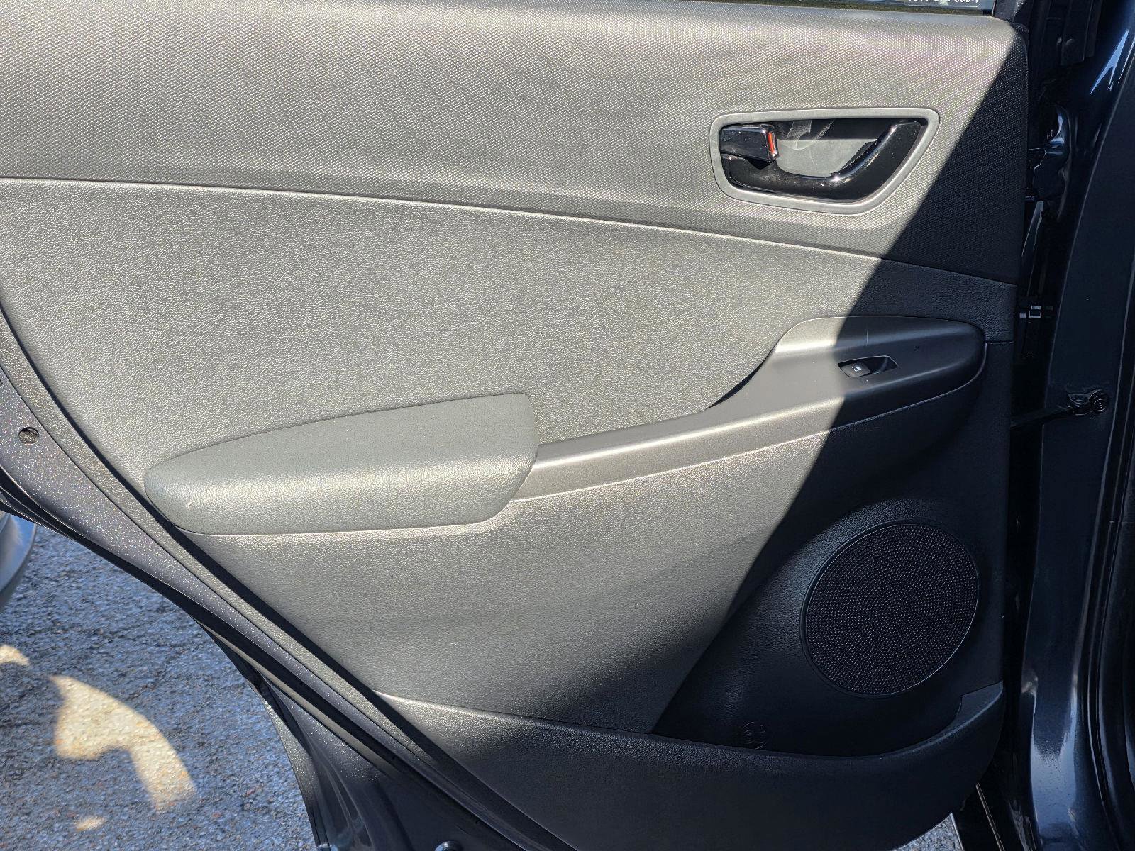 Used 2018 Hyundai Kona Limited image 38