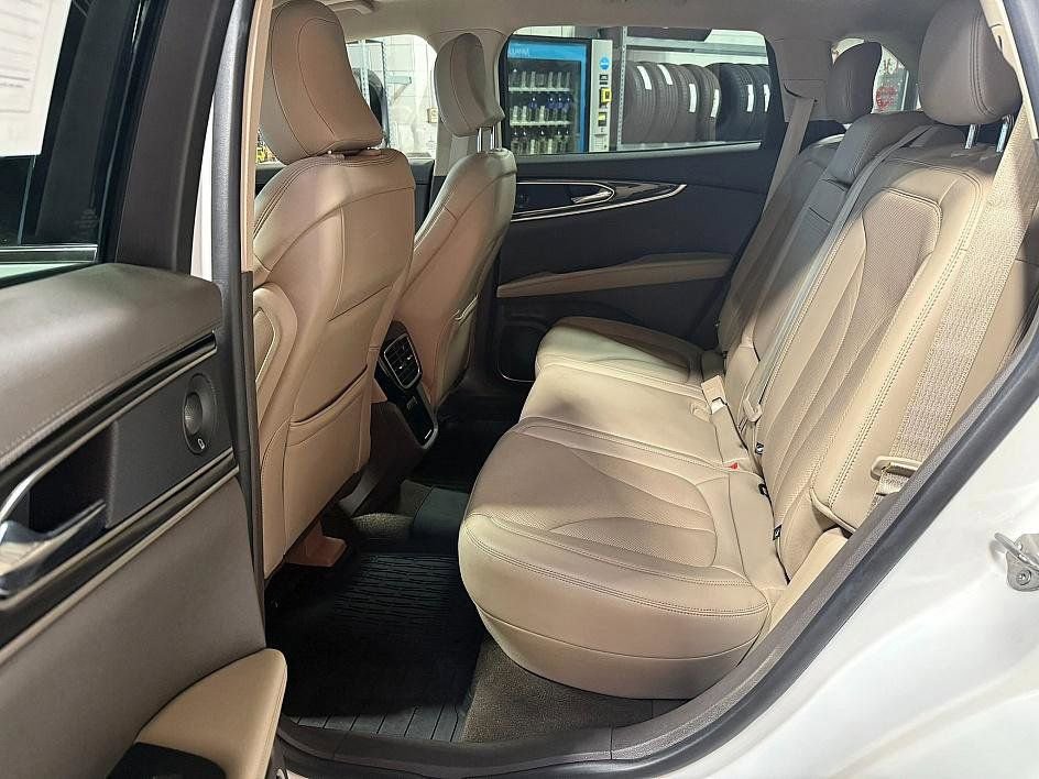 Used 2021 Lincoln Nautilus Reserve image 22