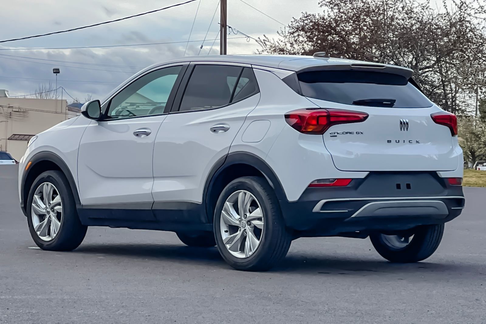 Used 2025 Buick Encore GX Preferred AWD/4WD image 6