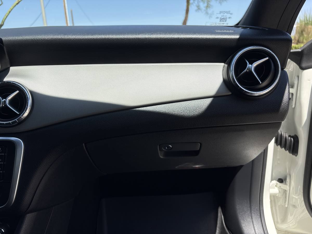Used 2018 Mercedes-Benz CLA 250 image 17