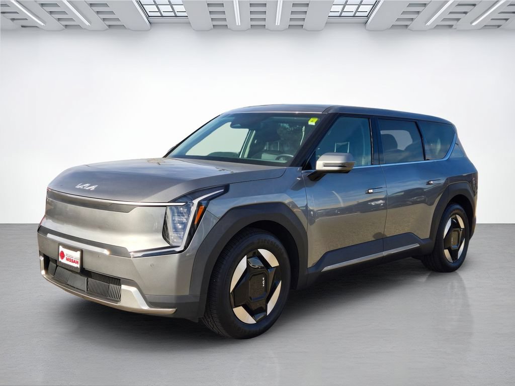 Used 2024 Kia EV9 Light Long Range RWD image 8