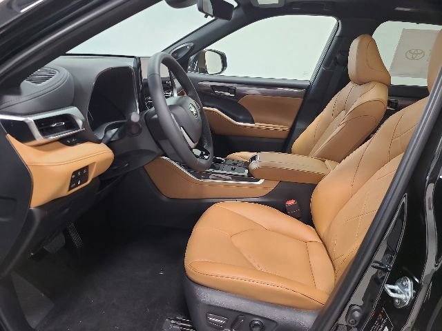 New 2026 Toyota Highlander Platinum AWD/4WD image 19