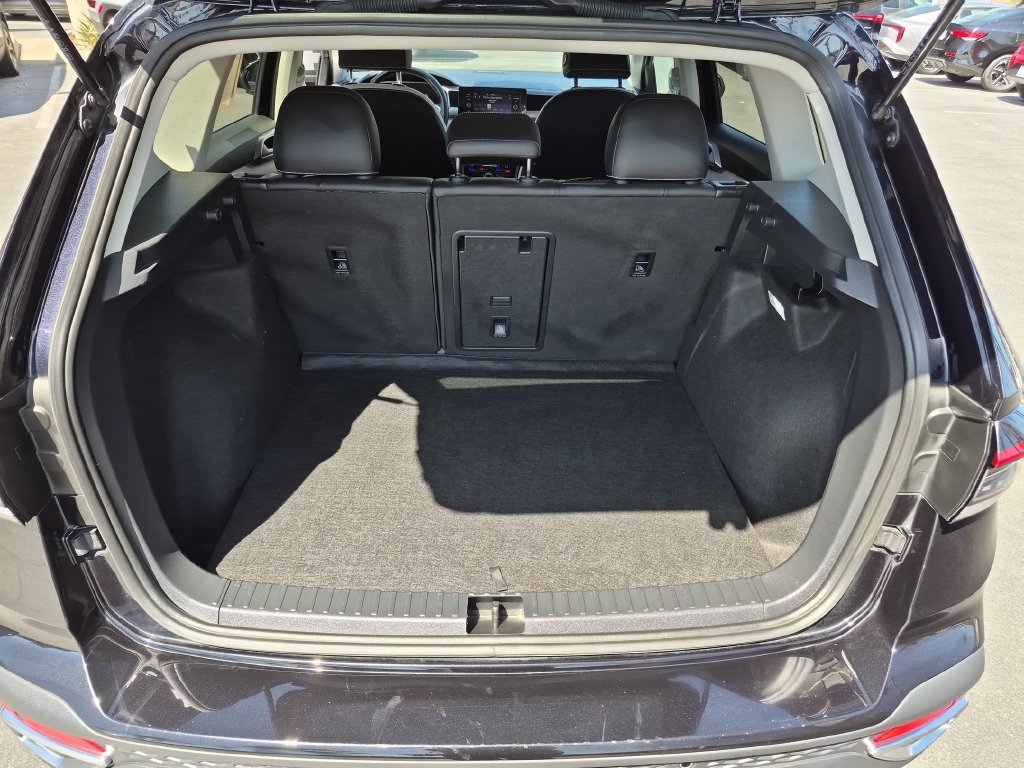 Used 2025 Volkswagen Taos SE AWD/4WD image 29