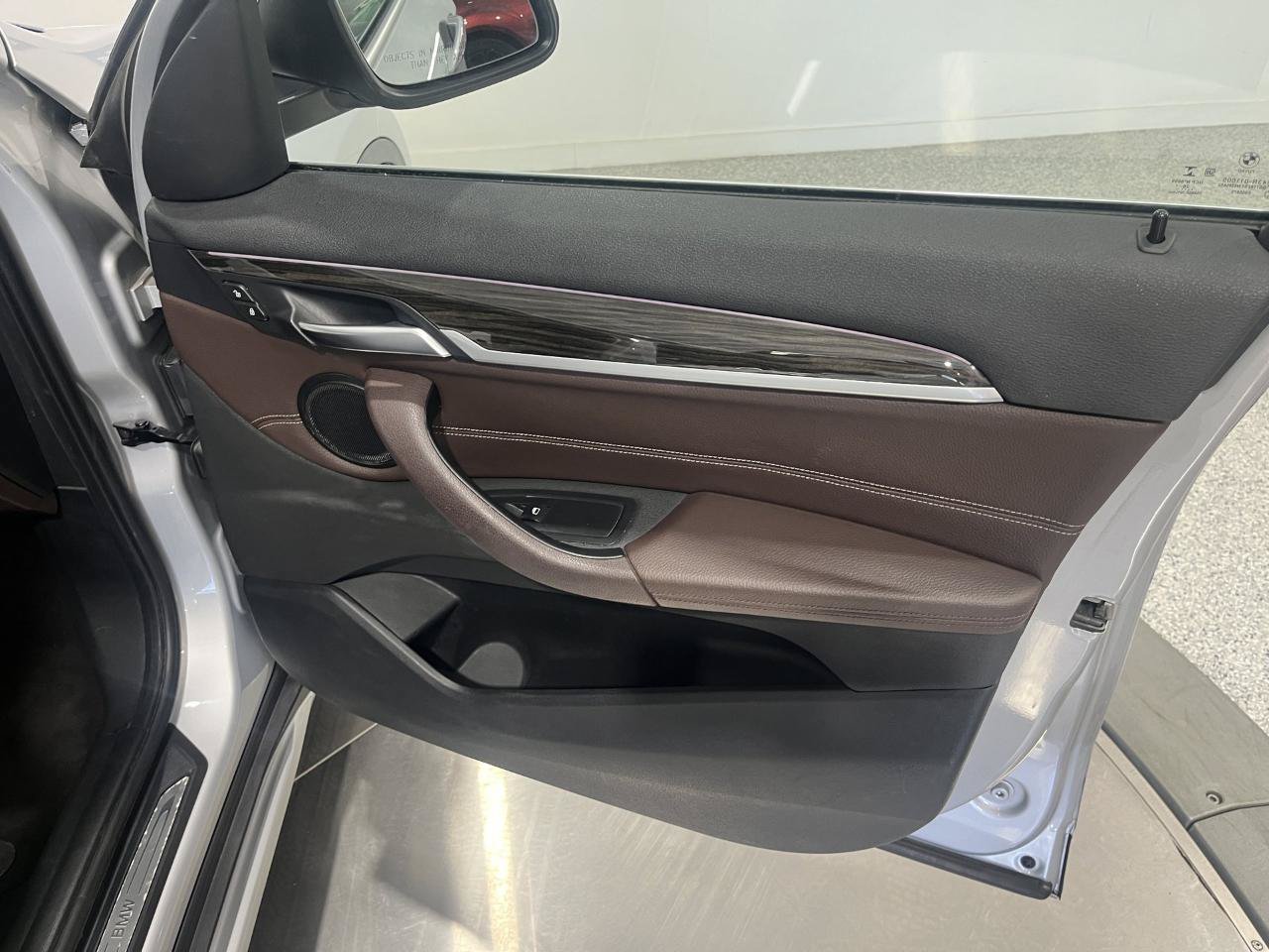 Used 2021 BMW X1 sDrive28i w/ Premium Package FWD image 17