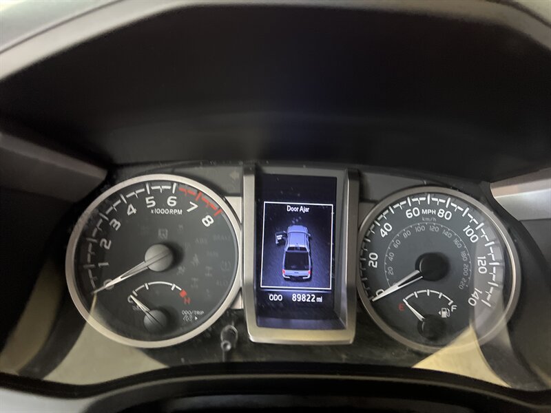 Used 2020 Toyota Tacoma SR5 RWD image 12