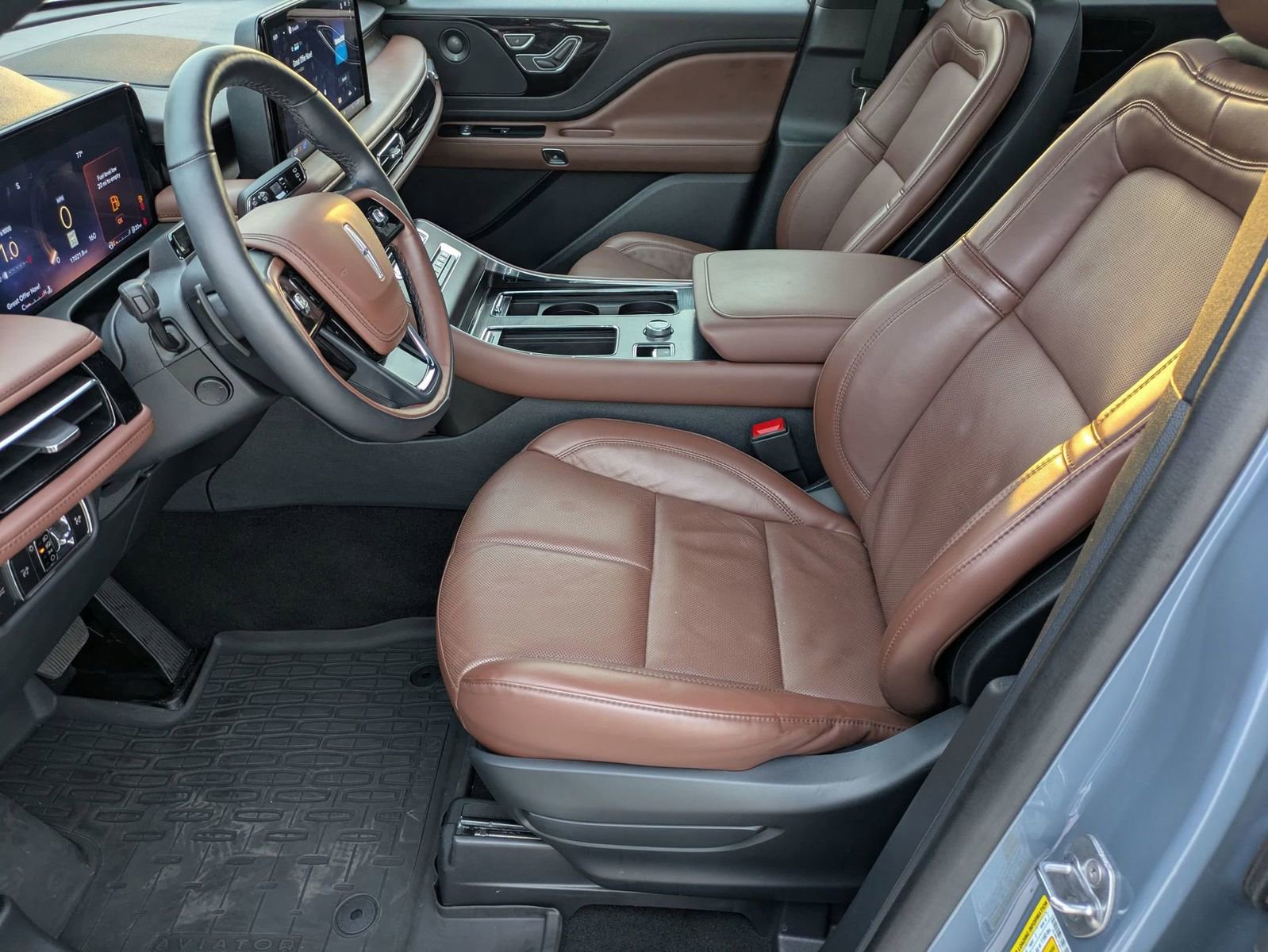 Used 2025 Lincoln Aviator Reserve w/ Illumination Package image 12