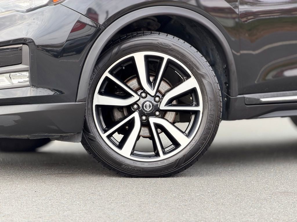 Used 2020 Nissan Rogue SL image 2