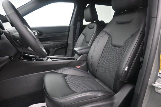New 2027 Jeep Compass Latitude AWD/4WD image 13