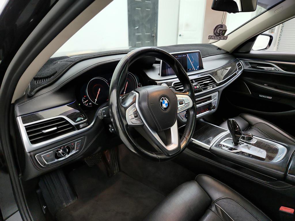 Used 2017 BMW 740i RWD image 13