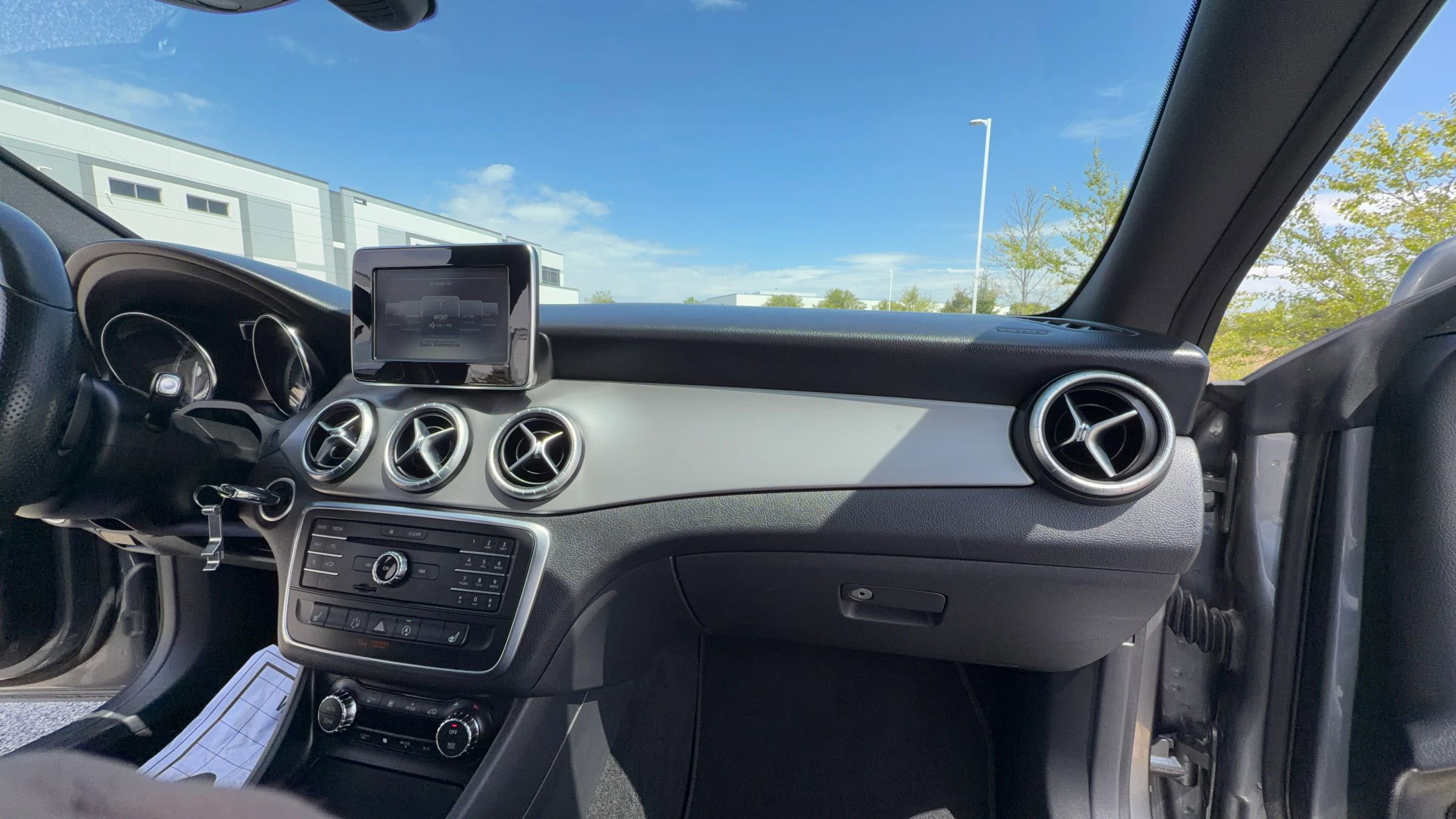 Used 2015 Mercedes-Benz CLA 250 4MATIC image 24