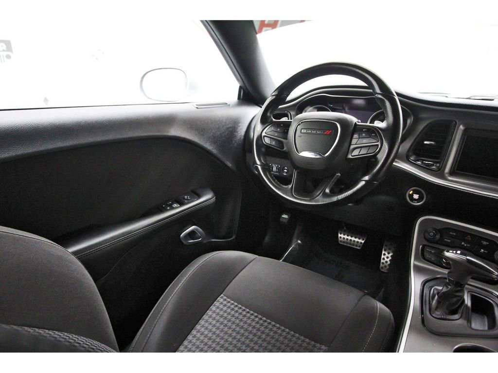 Used 2022 Dodge Challenger R/T image 6