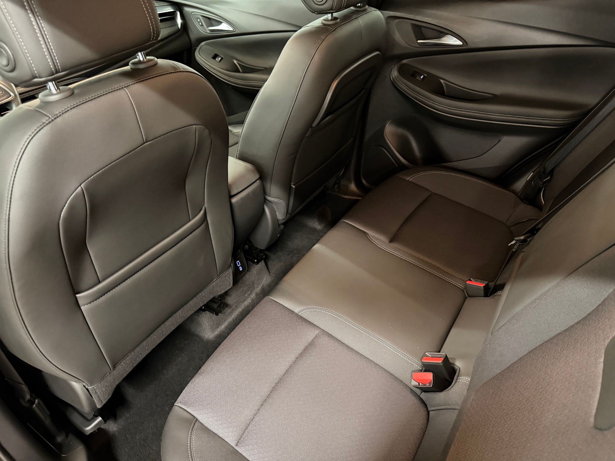 Used 2024 Buick Encore GX Preferred w/ Comfort Package FWD image 21