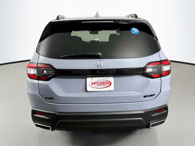 Certified 2025 Honda Pilot Sport image 18