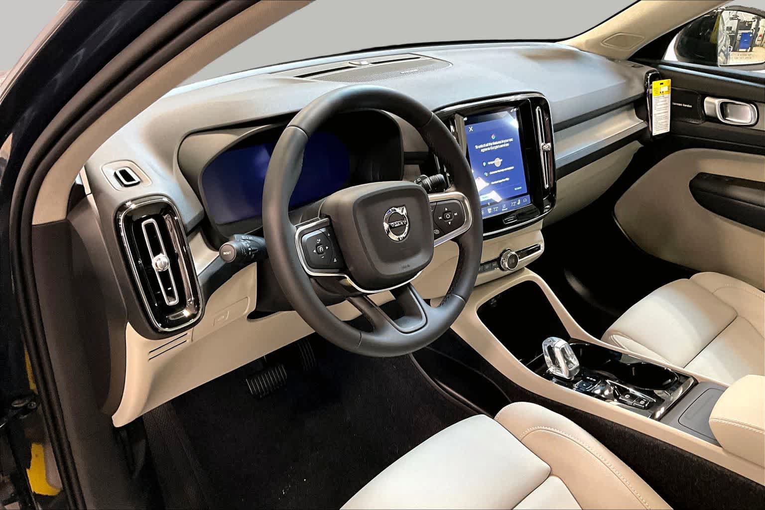 New 2026 Volvo XC40 B5 Ultra w/ Protection Package Premier AWD/4WD image 9