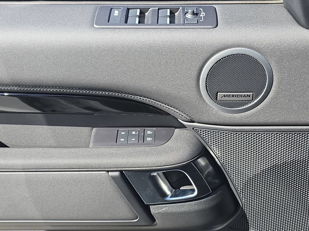 New 2026 Land Rover Discovery S AWD/4WD image 30