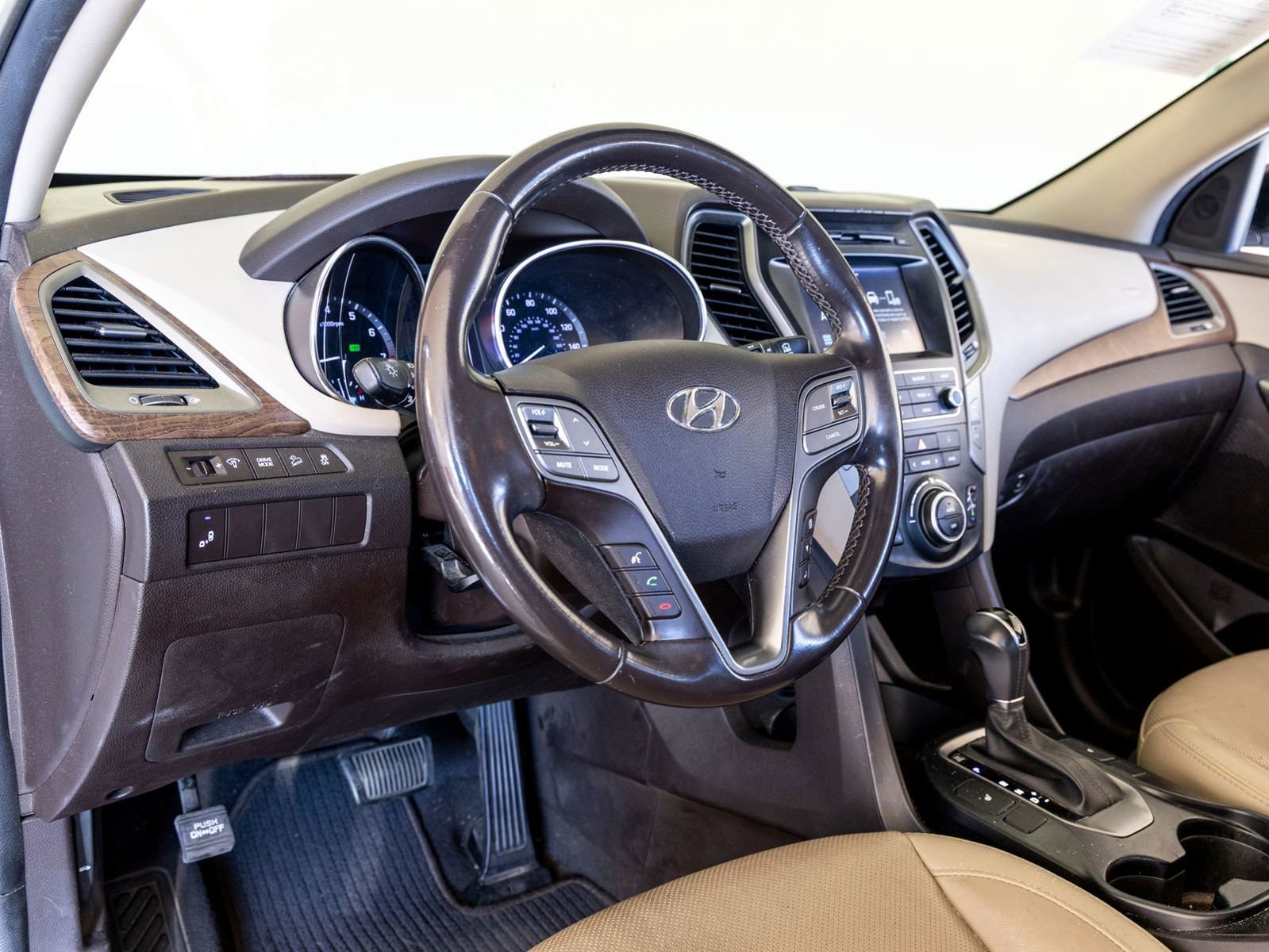 Used 2018 Hyundai Santa Fe Sport 2.0T FWD image 17