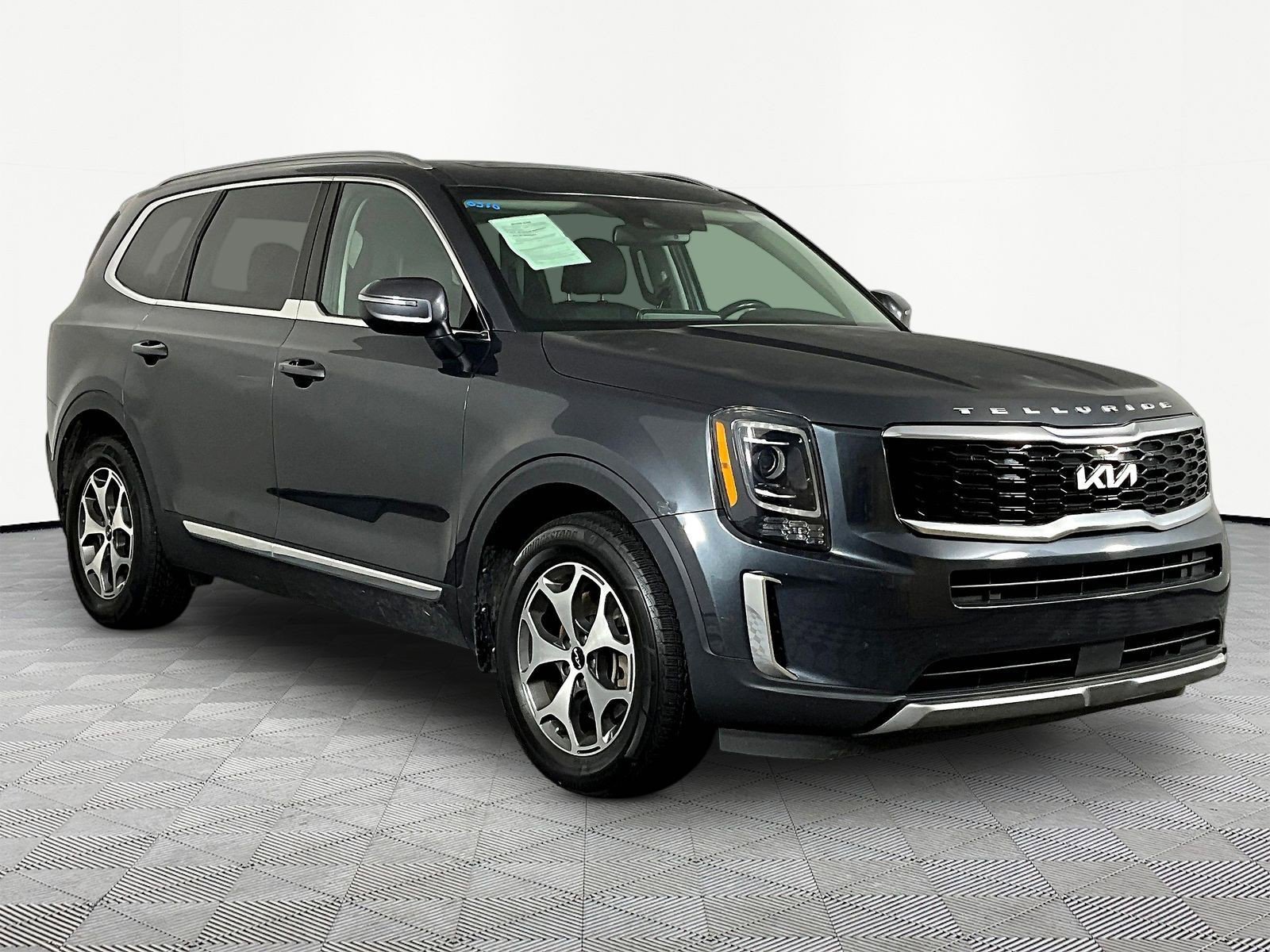 Used 2022 Kia Telluride EX FWD image 3