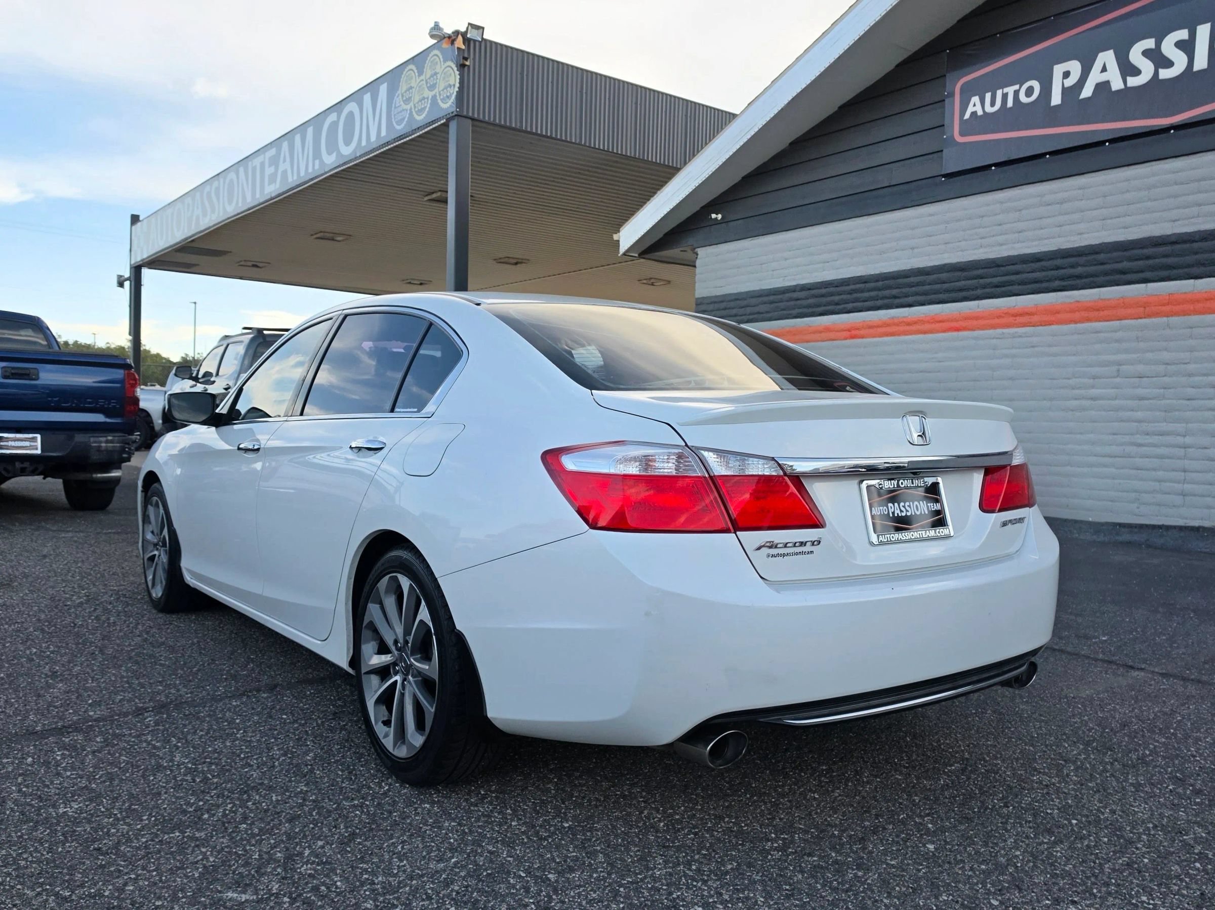 Used 2015 Honda Accord Sport image 3