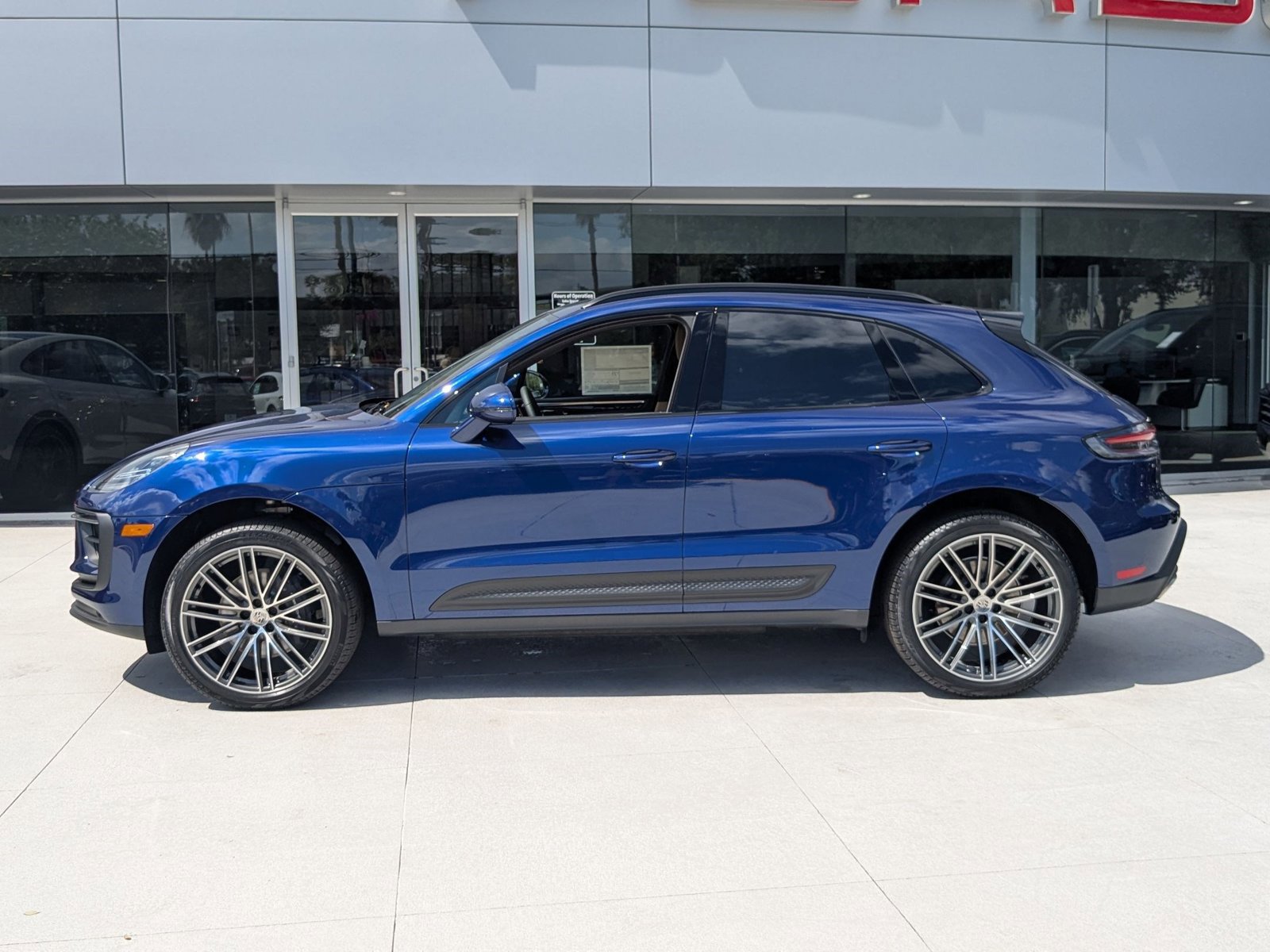 New 2026 Porsche Macan image 2