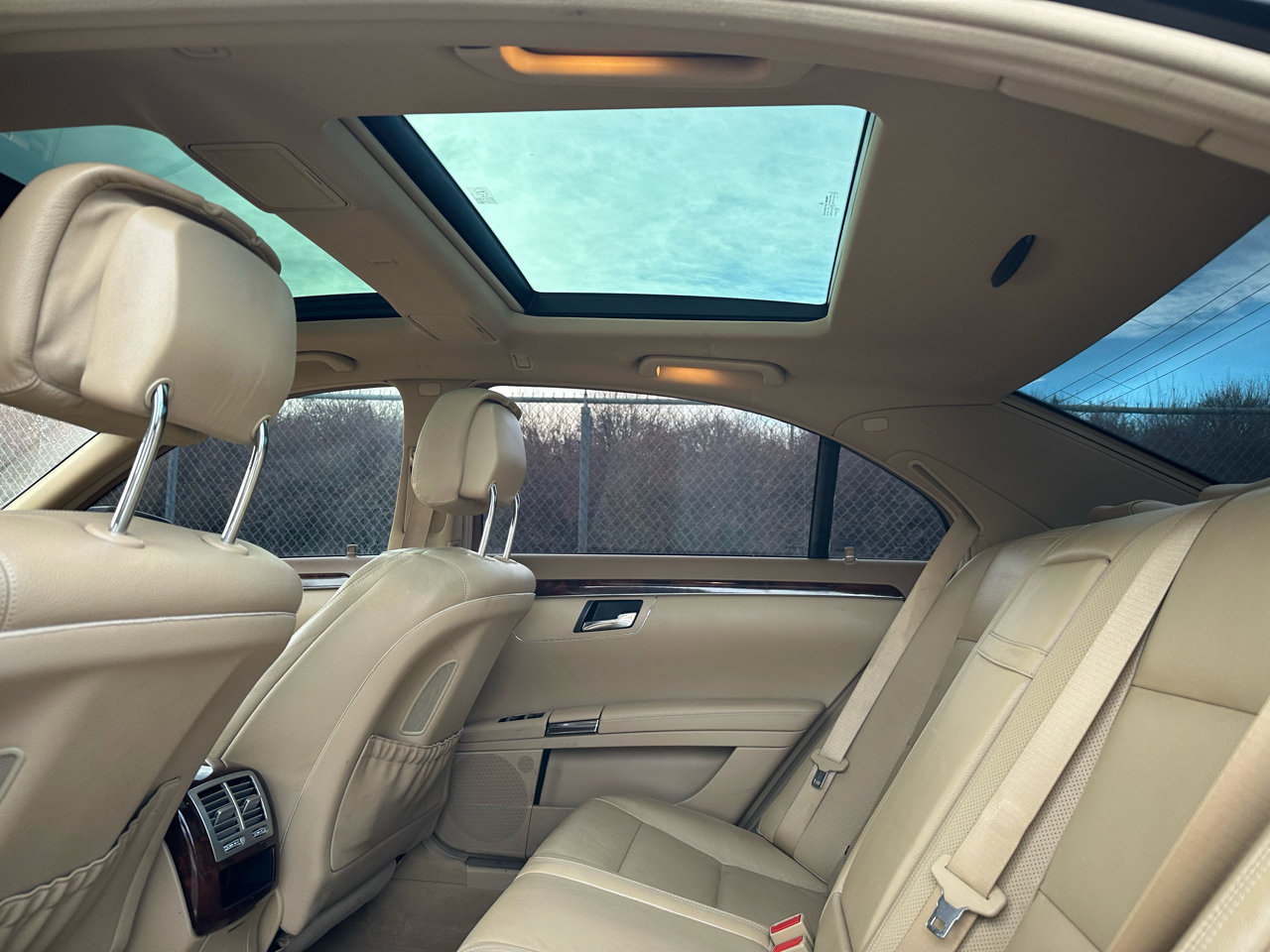 Used 2011 Mercedes-Benz S 550 4MATIC image 18