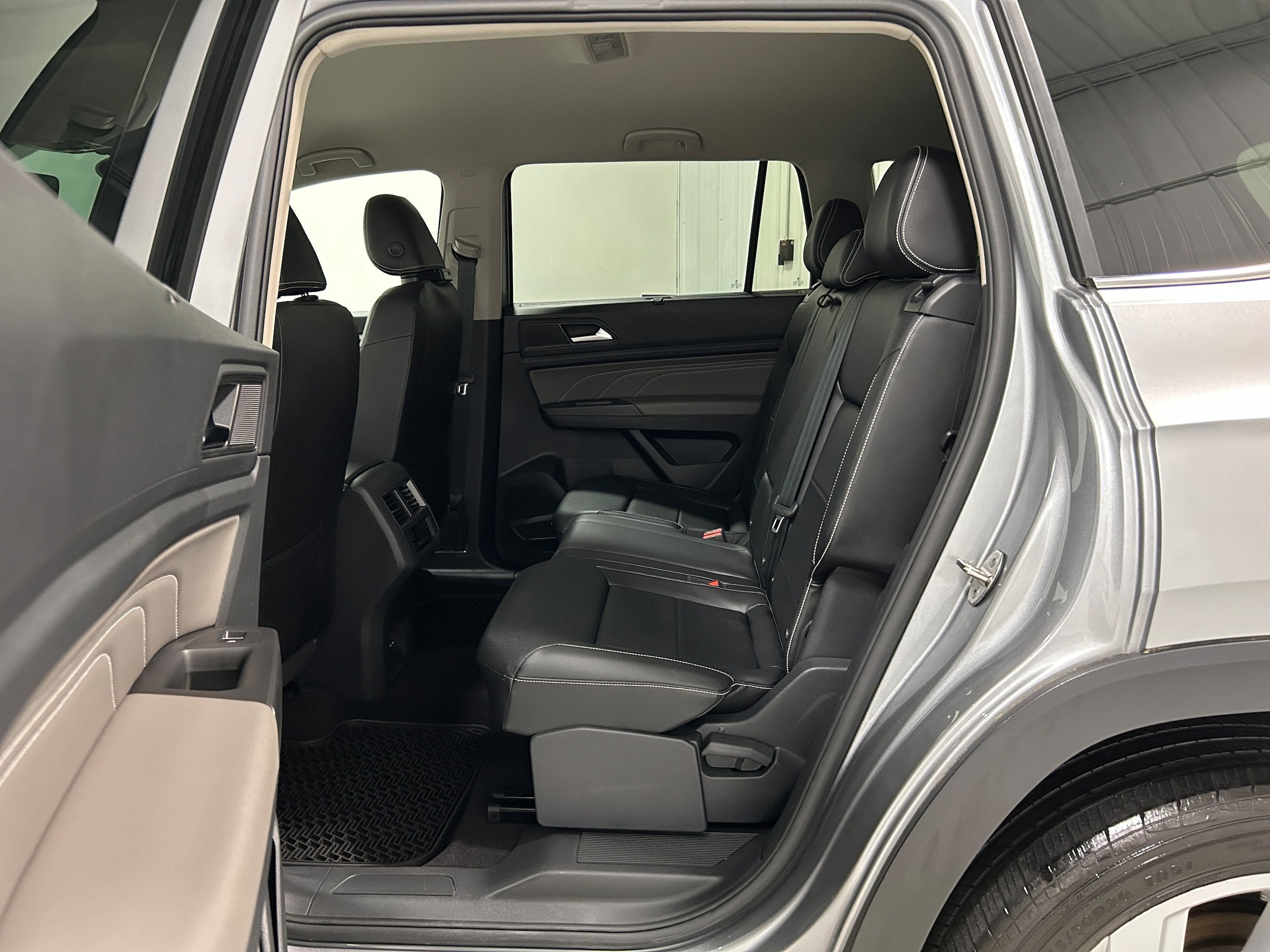 Used 2023 Volkswagen Atlas SE AWD/4WD image 27