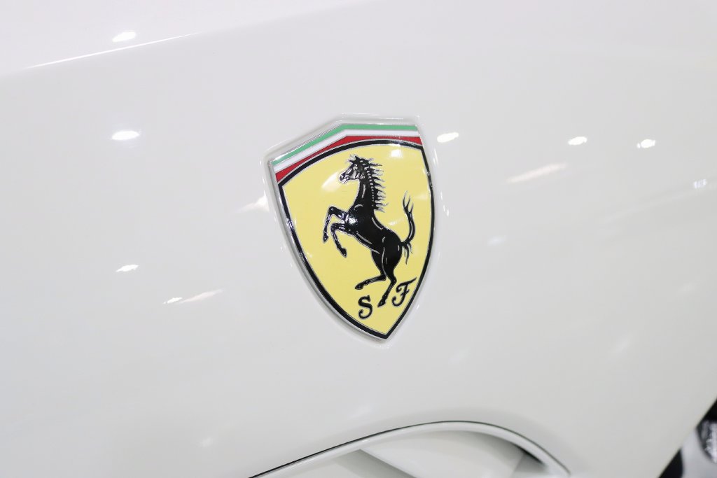 Used 2011 Ferrari California RWD image 15
