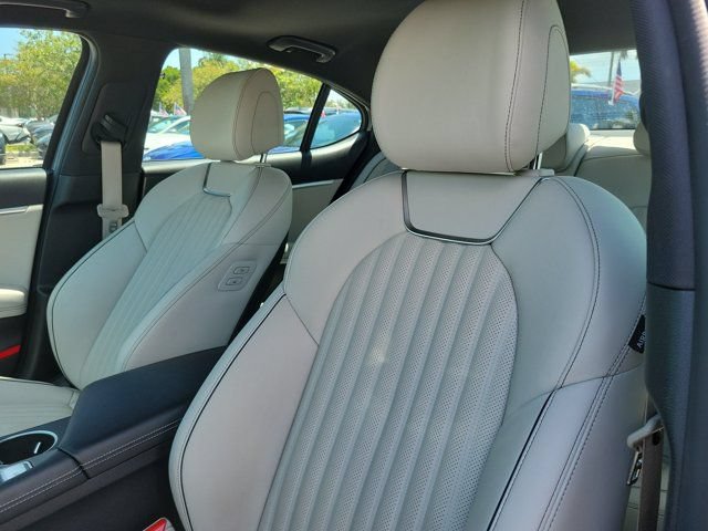 Used 2024 Genesis G70 2.5T Prestige w/ Sport Prestige Package RWD image 11