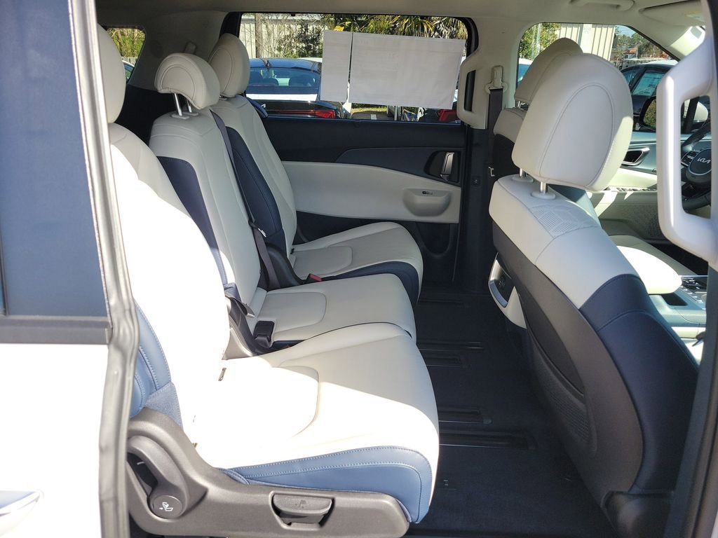 New 2026 Kia Carnival EX FWD image 12