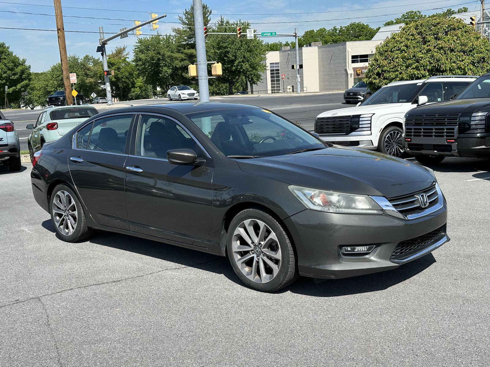 Used 2013 Honda Accord Sport image 2