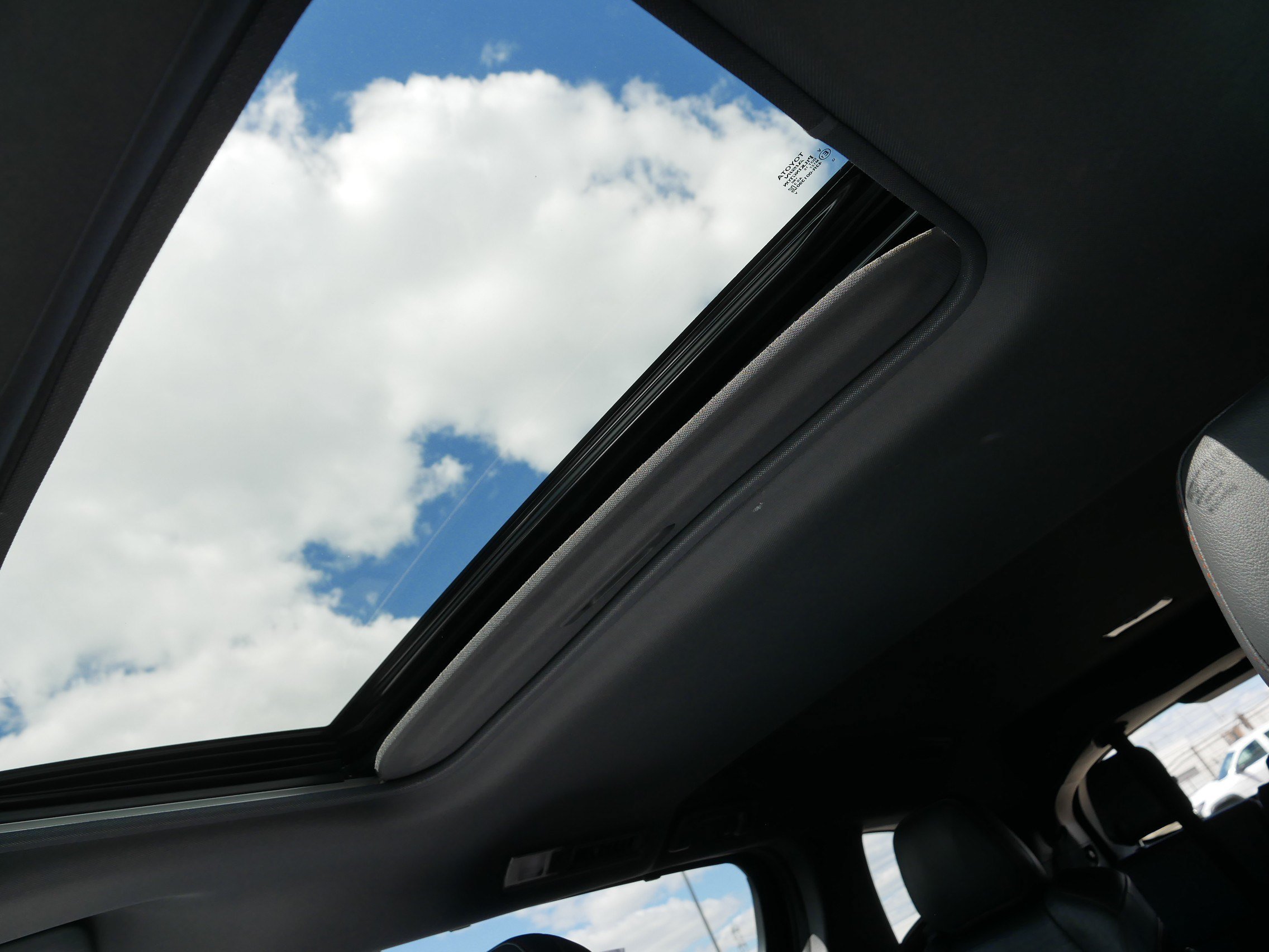 Used 2021 Toyota Sienna XSE FWD image 32