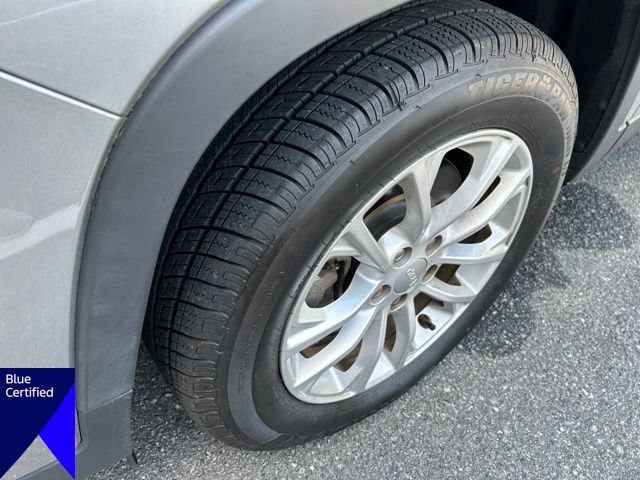 Used 2019 Jeep Cherokee Latitude w/ Popular Appearance Group FWD image 3