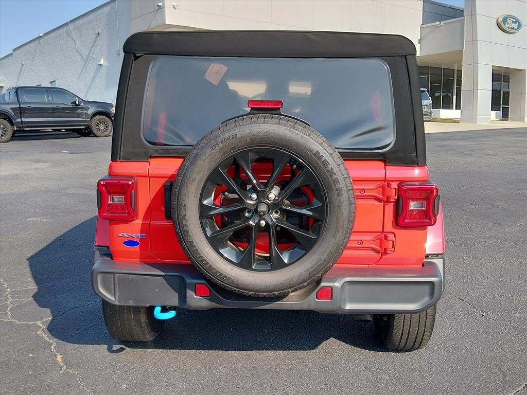 Used 2024 Jeep Wrangler Unlimited Sahara AWD/4WD image 5