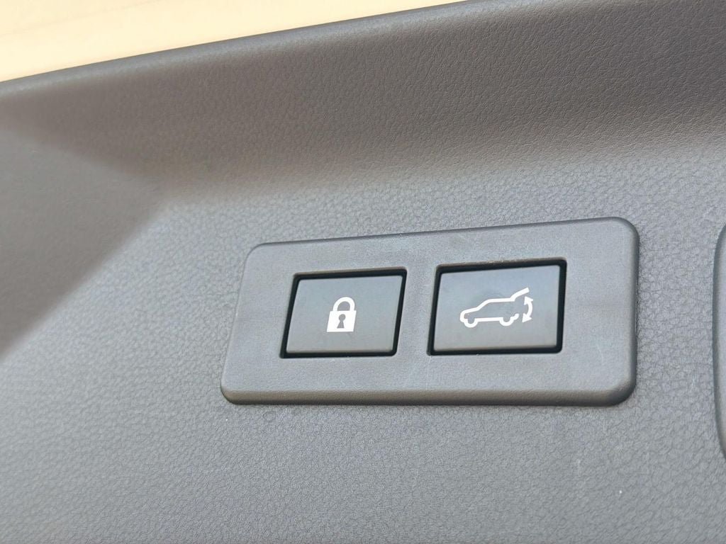 Used 2025 Subaru Forester Touring w/ Popular Package - Touring AWD/4WD image 21