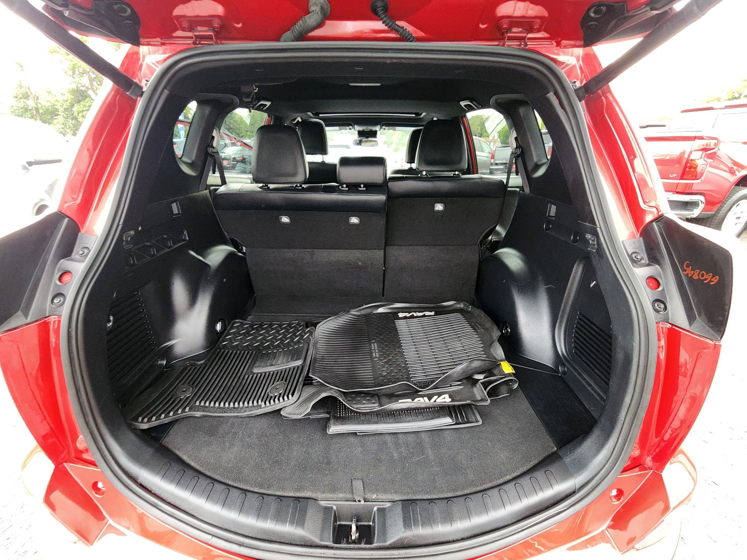 Used 2016 Toyota RAV4 SE image 22