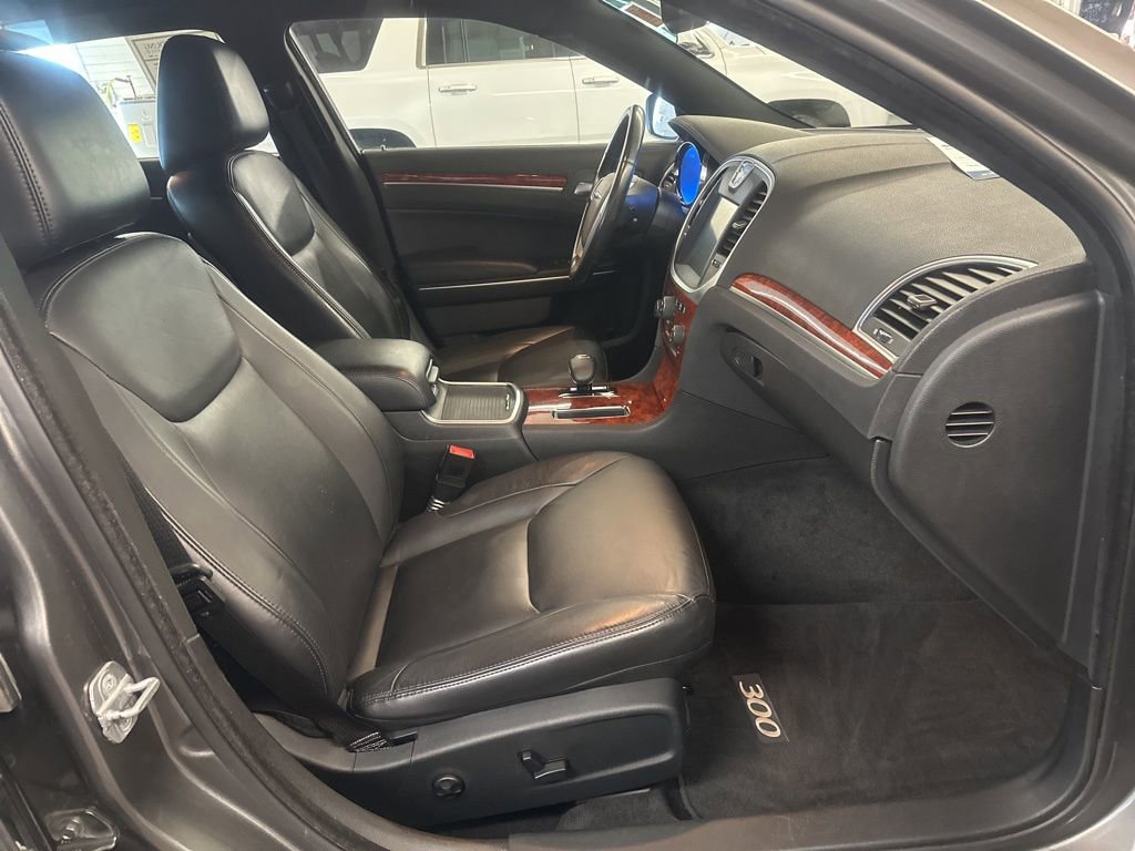 Used 2012 Chrysler 300 Limited image 13