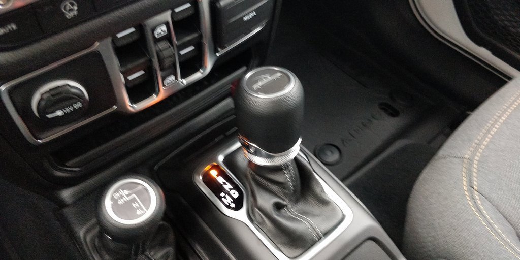 New 2025 Jeep Gladiator Sport image 29